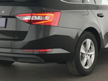 SKODA Superb Ambition Tempomat CarPlay Navi SHZ Klima