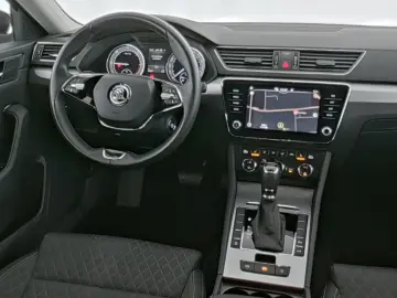 SKODA Superb Ambition Tempomat CarPlay Navi SHZ Klima