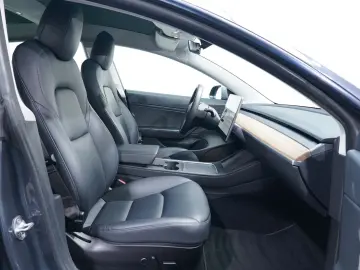 TESLA Model 3 Long Range Dual AWD LED WIFI KAMERA PANO