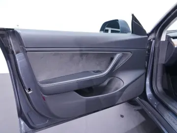 TESLA Model 3 Long Range Dual AWD LED WIFI KAMERA PANO