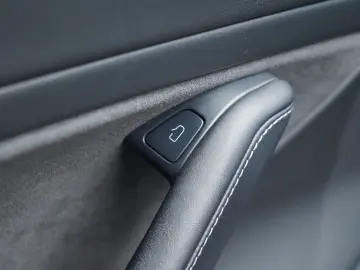 TESLA Model 3 Long Range Dual AWD LED WIFI KAMERA PANO