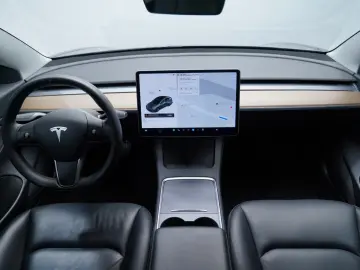 TESLA Model 3 Long Range Dual AWD LED WIFI KAMERA PANO