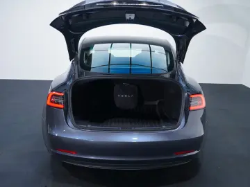 TESLA Model 3 Long Range Dual AWD LED WIFI KAMERA PANO