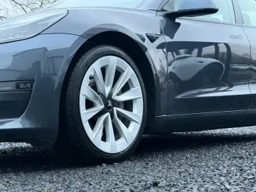 TESLA Model 3 Long Range AWD Sport Facelift Wärmepumpe