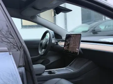 TESLA Model 3 Long Range AWD Sport Facelift Wärmepumpe