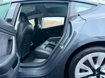 TESLA Model 3 Long Range AWD Sport Facelift Wärmepumpe