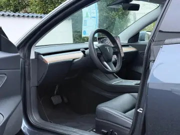 TESLA Model 3 Long Range AWD Sport Facelift Wärmepumpe