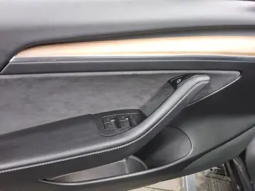 TESLA Model 3 Long Range AWD Navi LED Pano Leder AHK
