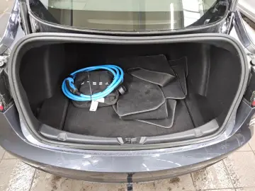 TESLA Model 3 Long Range AWD Navi LED Pano Leder AHK