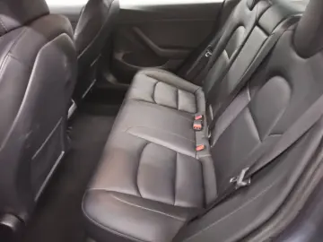 TESLA Model 3 Long Range AWD Navi LED Pano Leder AHK