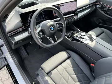 BMW 540d xDrive M Sport PANO AHK LED ACC 360 H&K 21