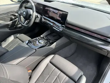 BMW 540d xDrive M Sport PANO AHK LED ACC 360 H&K 21