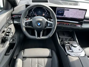 BMW 540d xDrive M Sport PANO AHK LED ACC 360 H&K 21