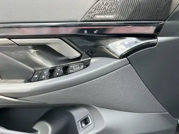 BMW 540d xDrive M Sport PANO AHK LED ACC 360 H&K 21