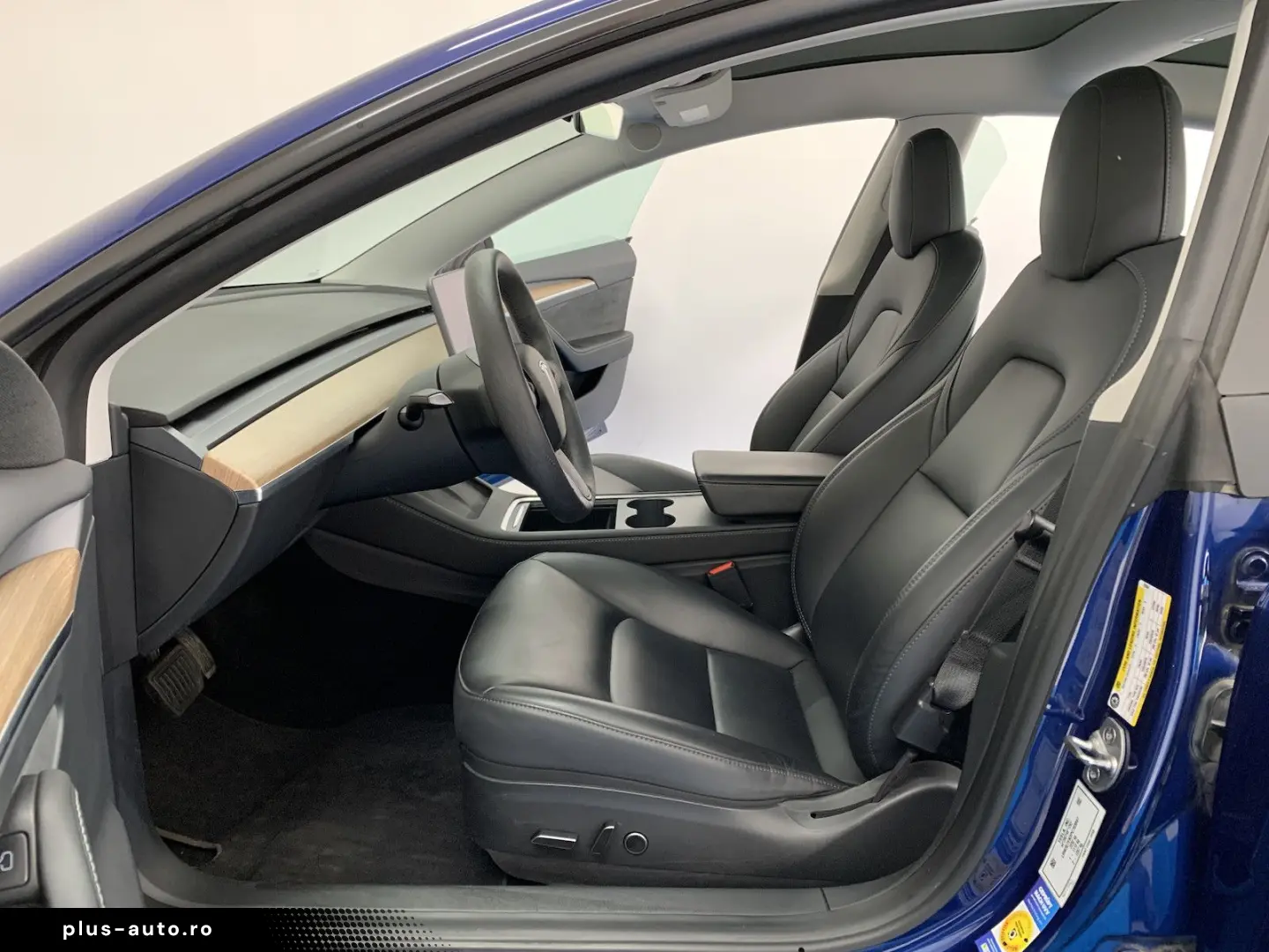 TESLA Model 3 Long Range Dual AWD Klima SHZ 360 Pano 8