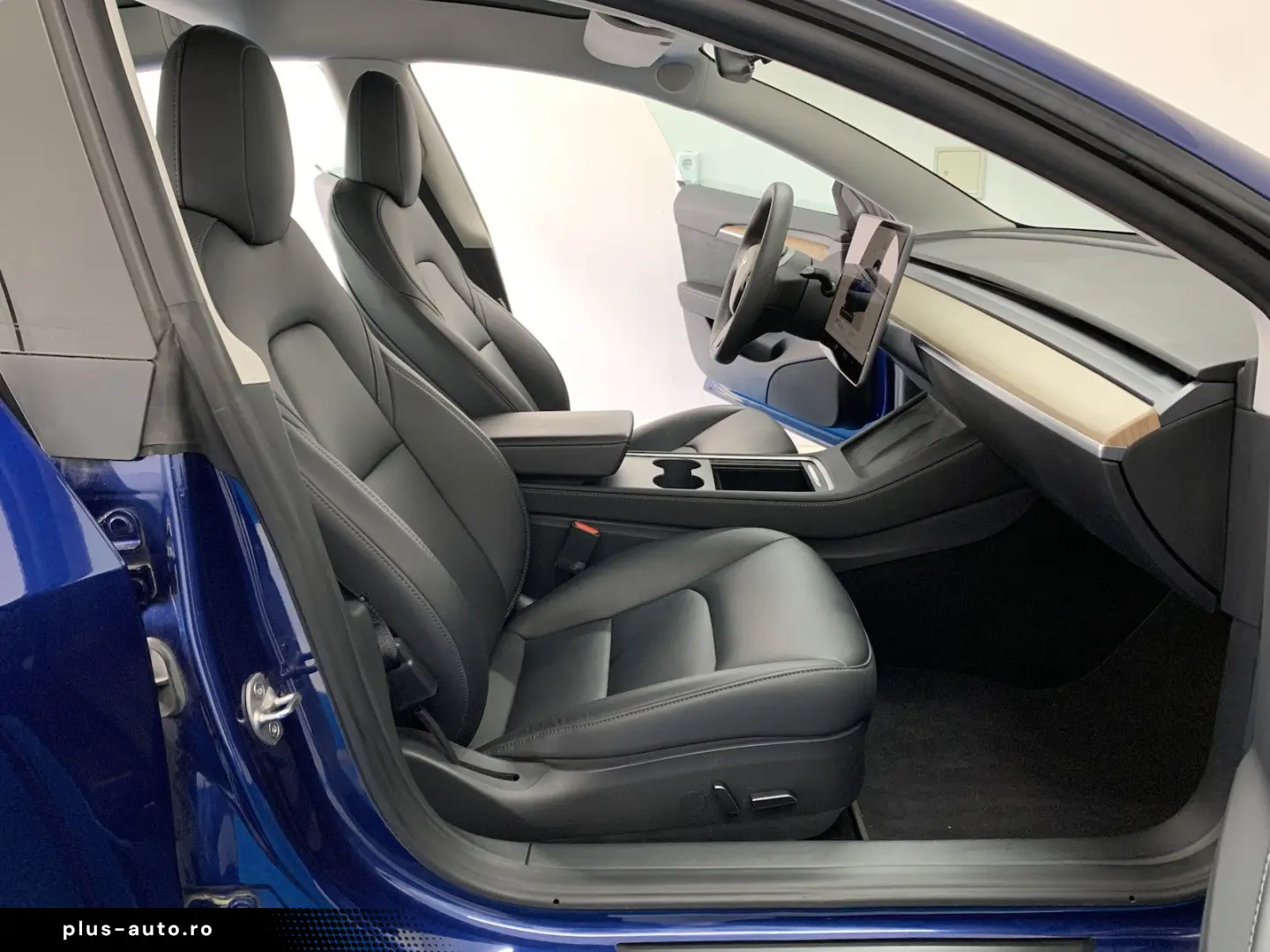 TESLA Model 3 Long Range Dual AWD Klima SHZ 360 Pano 8