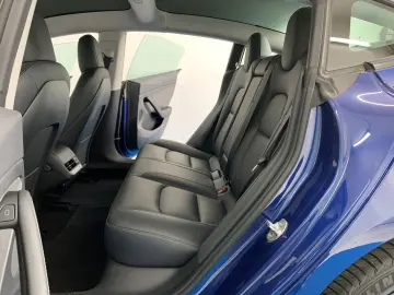 TESLA Model 3 Long Range Dual AWD Klima SHZ 360 Pano 8