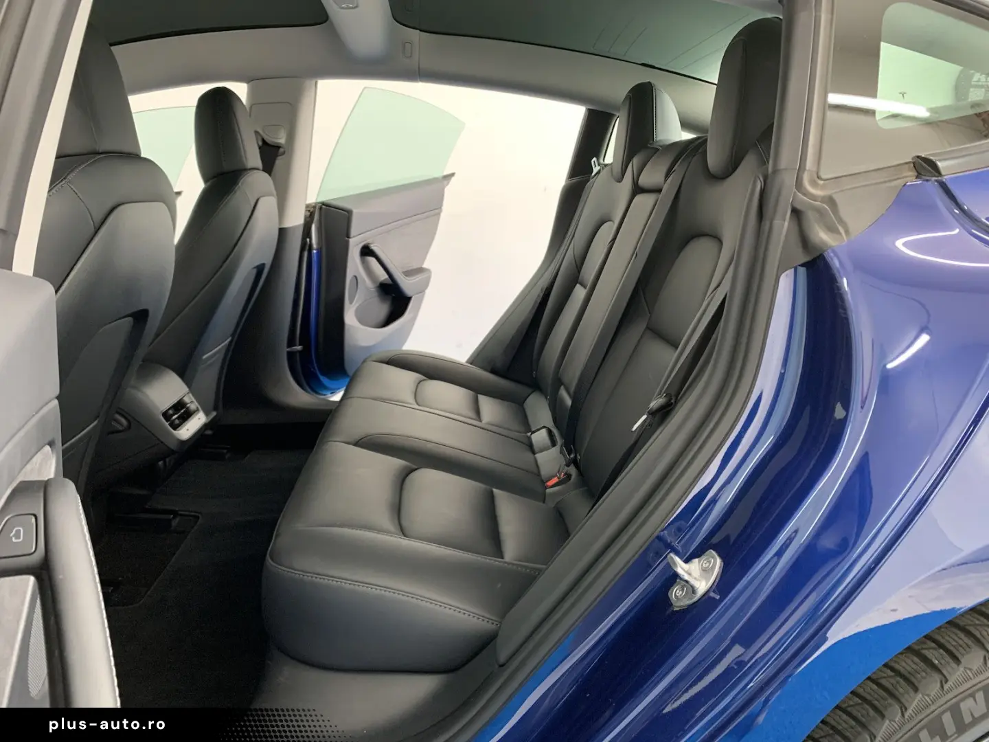 TESLA Model 3 Long Range Dual AWD Klima SHZ 360 Pano 8