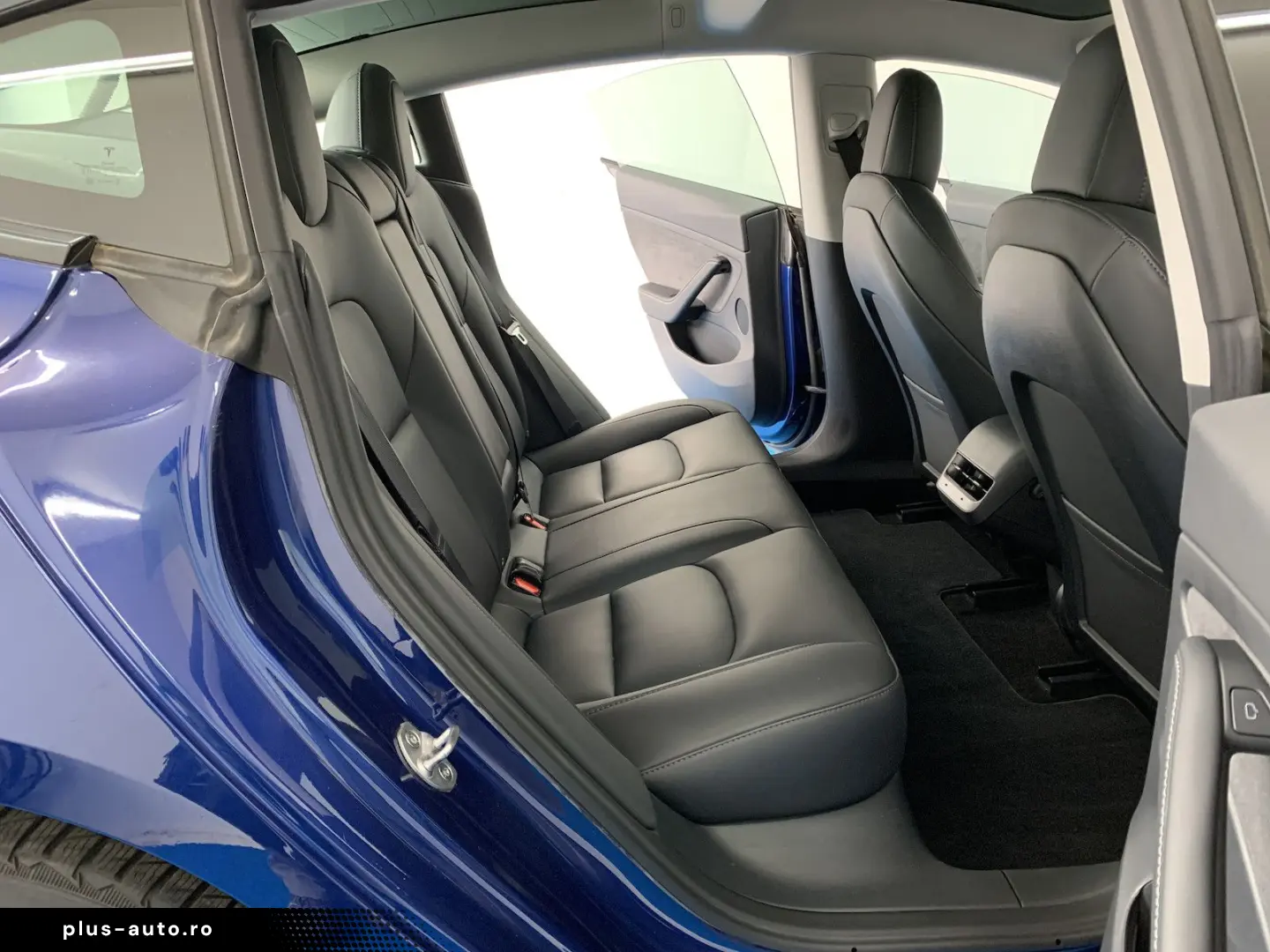 TESLA Model 3 Long Range Dual AWD Klima SHZ 360 Pano 8