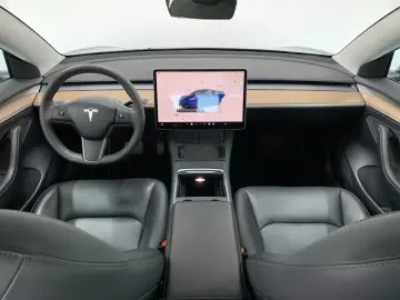TESLA Model 3 Long Range Dual AWD Klima SHZ 360 Pano 8