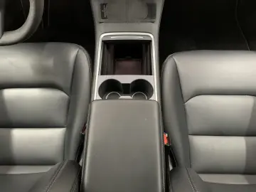 TESLA Model 3 Long Range Dual AWD Klima SHZ 360 Pano 8