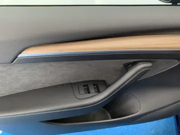 TESLA Model 3 Long Range Dual AWD Klima SHZ 360 Pano 8