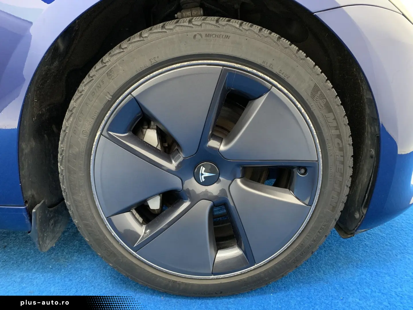 TESLA Model 3 Long Range Dual AWD Klima SHZ 360 Pano 8
