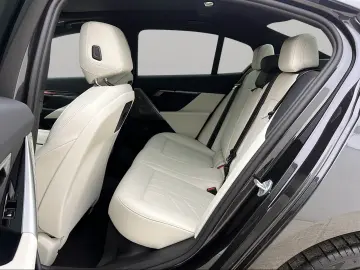 BMW 550e xDrive Limousine M Sport Driv.Assist.Prof