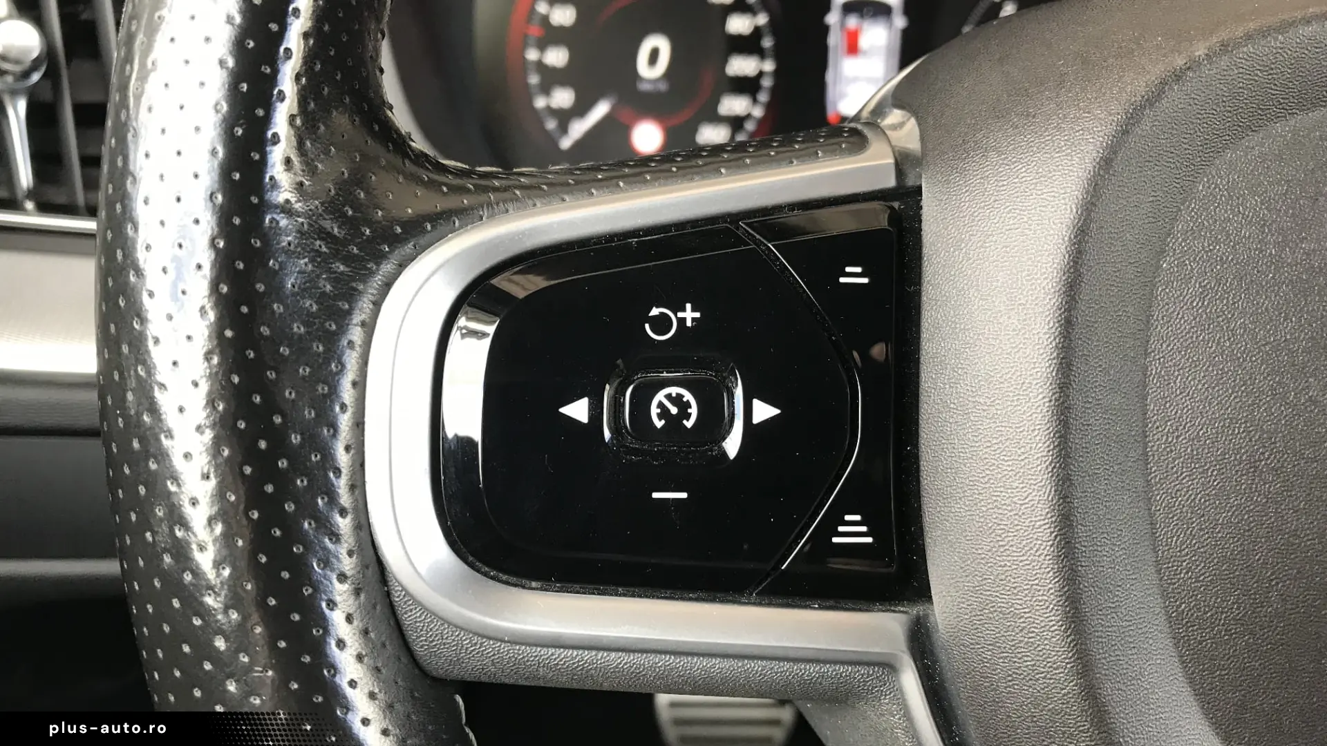 Volvo XC60 D4 R-Design