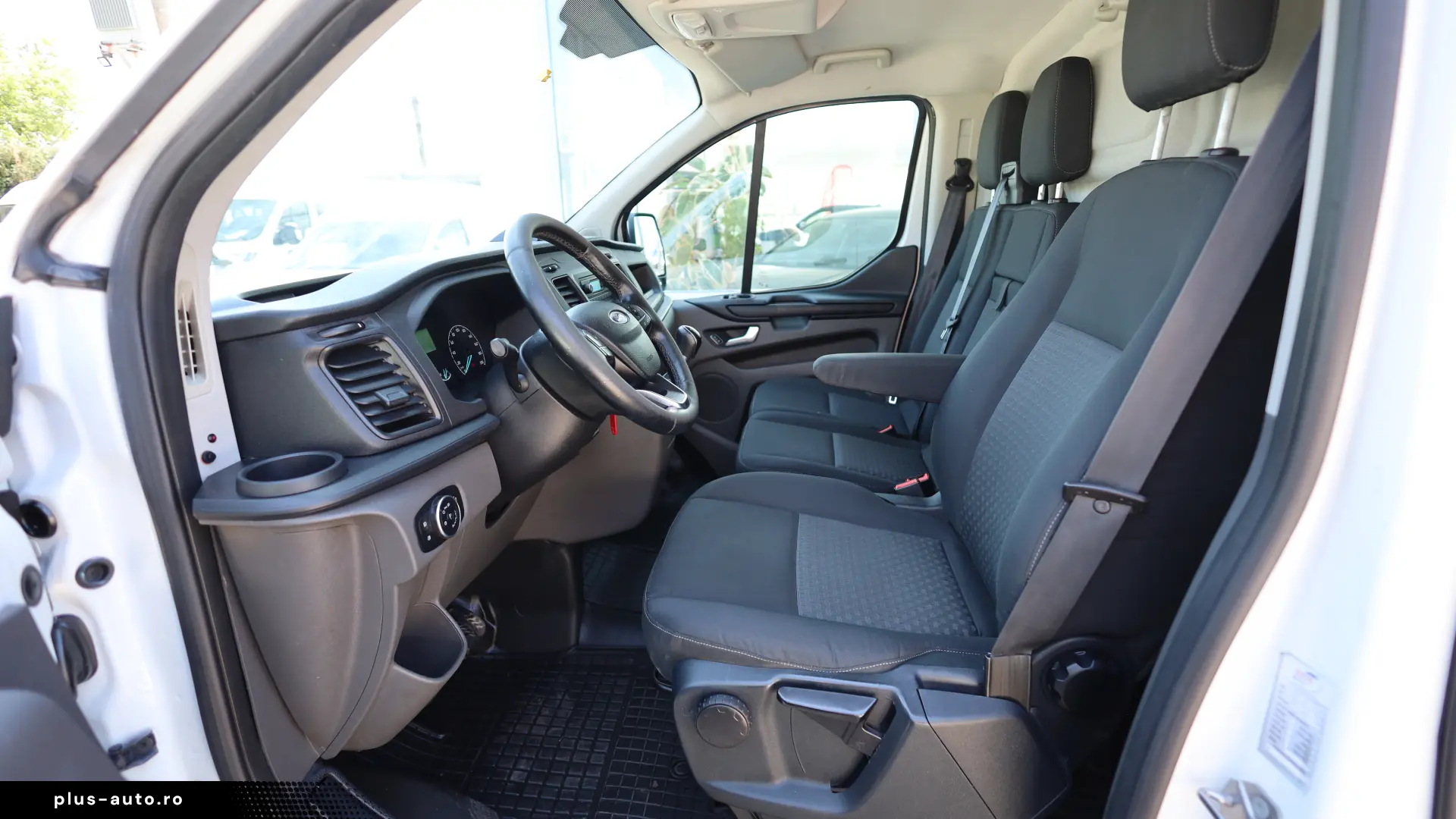 Ford Transit Custom L2H2 2.0D 130 CP