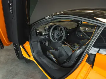 MCLAREN Artura Spider   Alcantara   Bowers & Wilkins