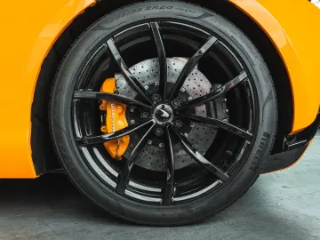 MCLAREN Artura Spider   Alcantara   Bowers & Wilkins