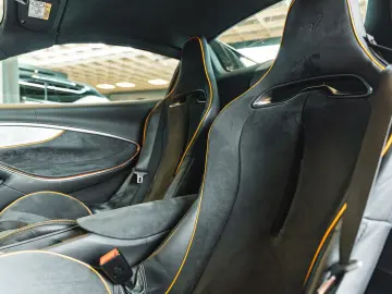 MCLAREN Artura Spider   Alcantara   Bowers & Wilkins