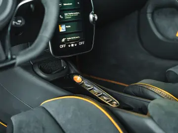 MCLAREN Artura Spider   Alcantara   Bowers & Wilkins