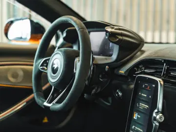 MCLAREN Artura Spider   Alcantara   Bowers & Wilkins