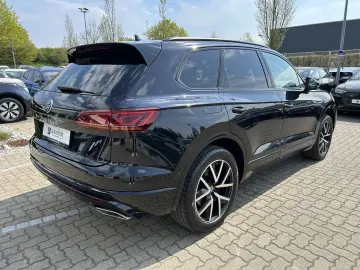 VW Touareg 3.0 TDI R-Line 4Motion PANO LED SH LEDER