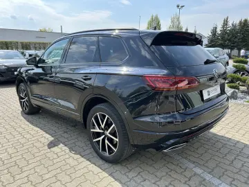 VW Touareg 3.0 TDI R-Line 4Motion PANO LED SH LEDER