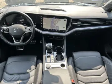 VW Touareg 3.0 TDI R-Line 4Motion PANO LED SH LEDER