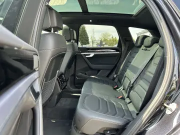 VW Touareg 3.0 TDI R-Line 4Motion PANO LED SH LEDER