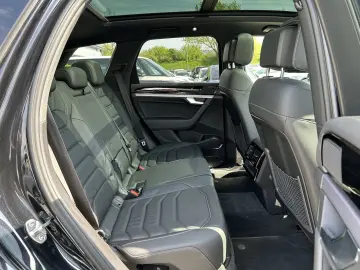 VW Touareg 3.0 TDI R-Line 4Motion PANO LED SH LEDER