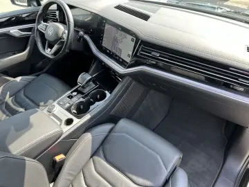 VW Touareg 3.0 TDI R-Line 4Motion PANO LED SH LEDER
