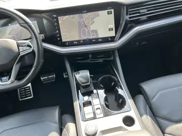 VW Touareg 3.0 TDI R-Line 4Motion PANO LED SH LEDER