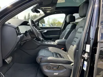 VW Touareg 3.0 TDI R-Line 4Motion PANO LED SH LEDER