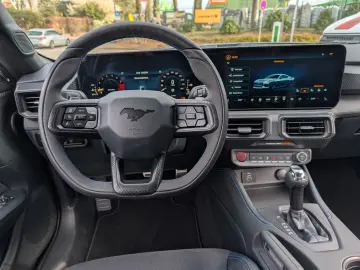 Ford Mustang Fastback 5.0 l Ti-VCT V8 Auto Dark Horse