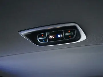 MERCEDES-BENZ V 300 d AMG Line 9G LED Burmester® 360  Distro