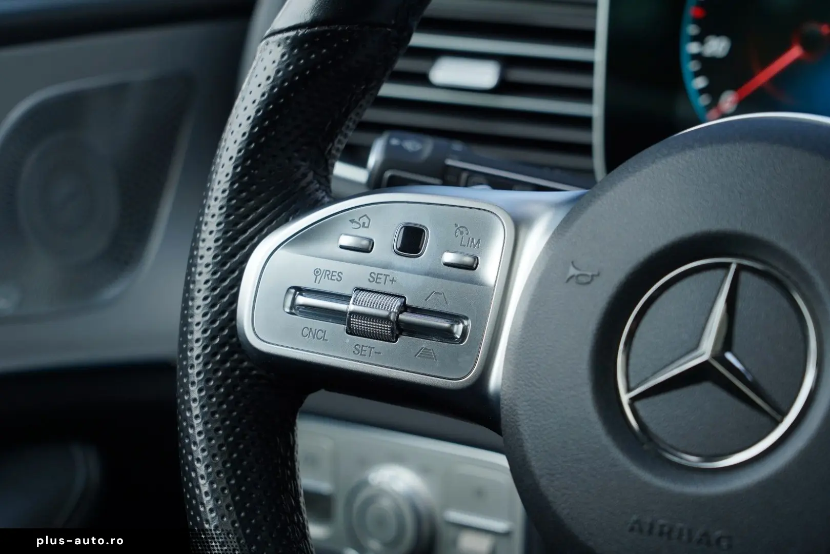 MERCEDES-BENZ GLE 350 de 4M 3xAMG AIRMATIC PANO BURMESTER