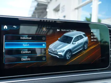 MERCEDES-BENZ GLE 350 de 4M 3xAMG AIRMATIC PANO BURMESTER