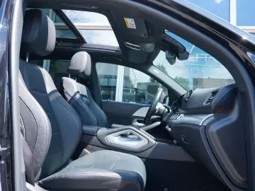 MERCEDES-BENZ GLE 350 de 4M 3xAMG AIRMATIC PANO BURMESTER