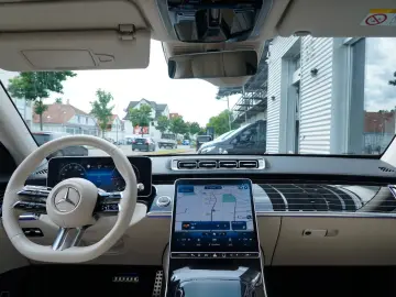 MERCEDES-BENZ S 400 d 4Matic 3xAMG PANO 4 5 -HAL BUR…