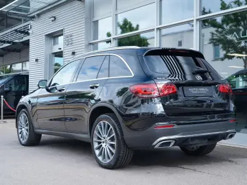 MERCEDES-BENZ GLC 300 de 4M 3xAMG PANO MEMORY